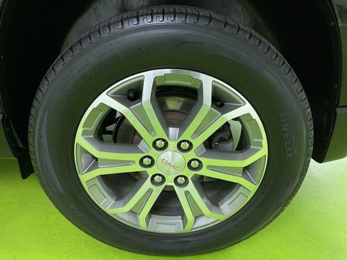 Used 2014 GMC Acadia SLT image 16