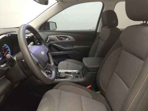 Used 2021 Chevrolet Traverse LS FWD image 17