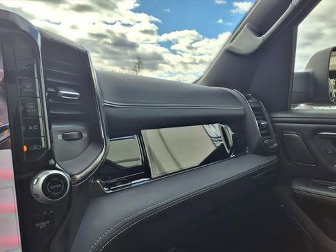Certified 2025 RAM 1500 Limited image 28