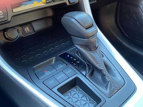 Used 2025 Toyota RAV4 XLE w/ Convenience Package image 32