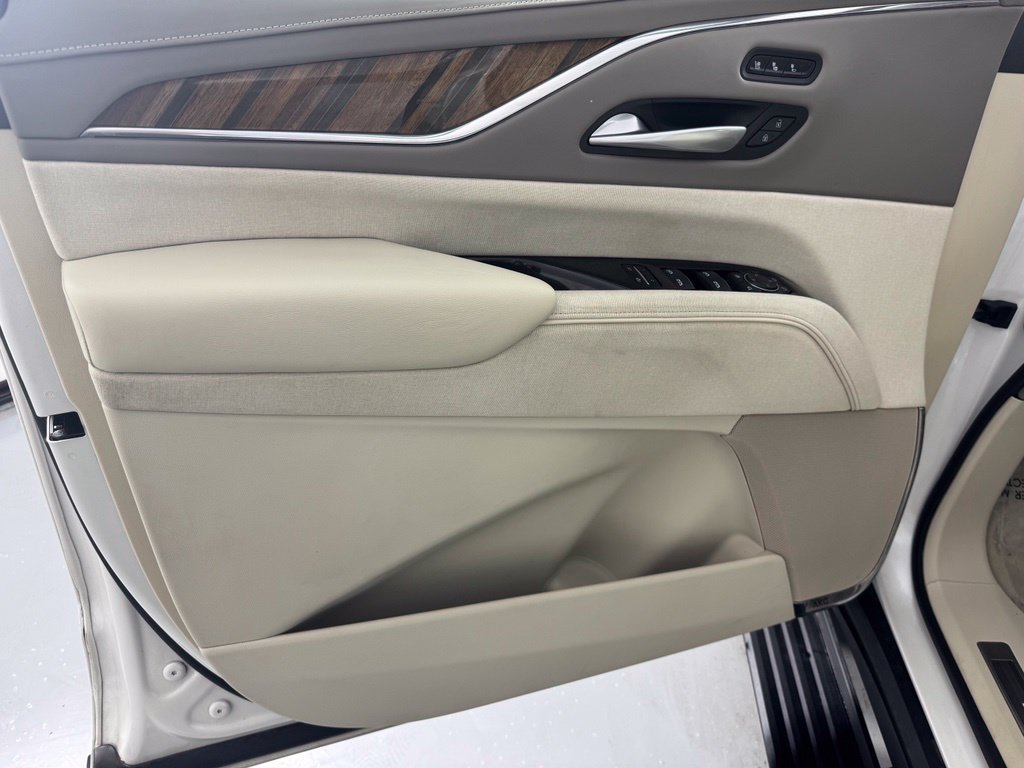 Used 2024 Cadillac Escalade Sport Platinum w/ Heavy-Duty Trailer Package AWD/4WD image 11