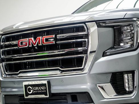 Used 2021 GMC Yukon SLT w/ SLT Luxury Plus Package image 2