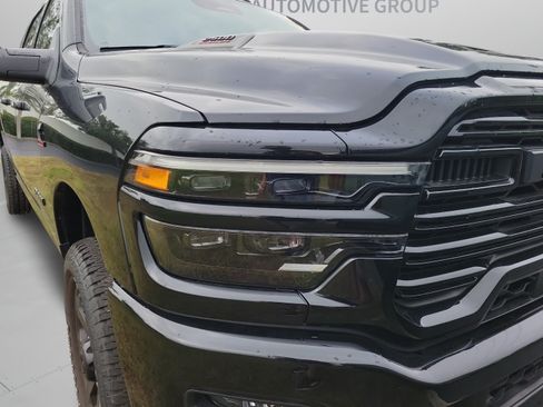 Used 2025 RAM 2500 Laramie AWD/4WD image 12