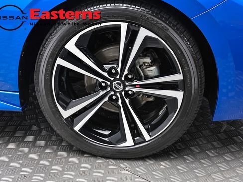 Used 2022 Nissan Sentra SR w/ SR Premium Package FWD image 30