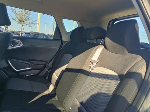 Used 2023 Kia Soul LX w/ LX Technology Package image 16
