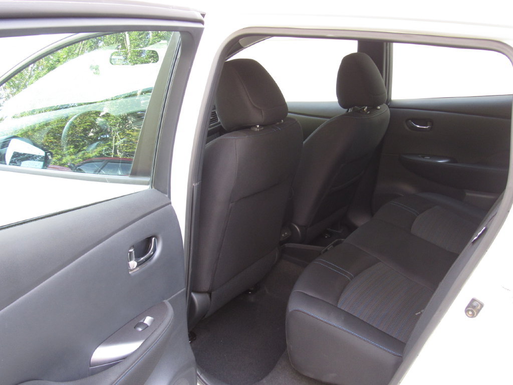 Used 2025 Nissan Leaf S FWD image 13