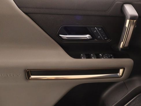 Used 2025 GMC Hummer EV 3X w/ LPO, Illumination Package image 16