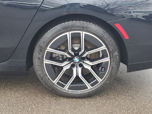 Used 2023 BMW 760i xDrive image 27