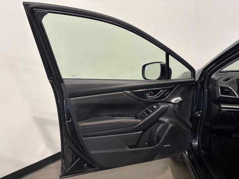 Used 2019 Subaru Crosstrek 2.0i Limited w/ Moonroof Package w/Navigation AWD/4WD image 10