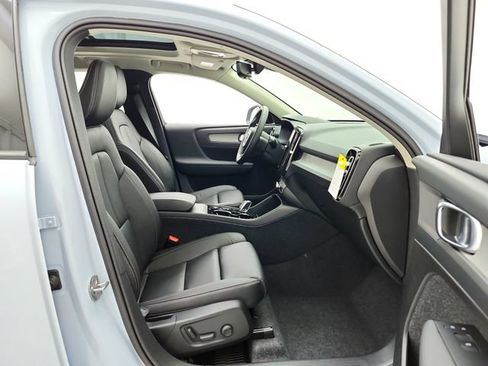 New 2026 Volvo XC40 B5 Plus w/ Protection Package Premier AWD/4WD image 14