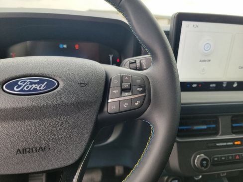 Used 2025 Ford Maverick Lobo AWD/4WD image 17