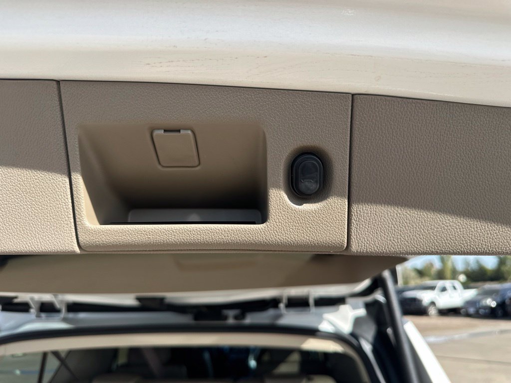 Used 2019 Chevrolet Suburban Premier AWD/4WD image 25