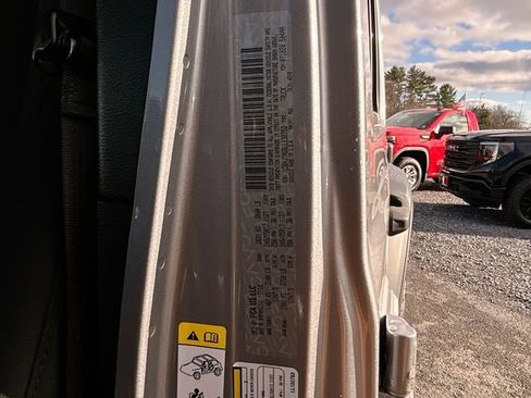 Used 2020 Jeep Gladiator Sport w/ Quick Order Package 24S image 33