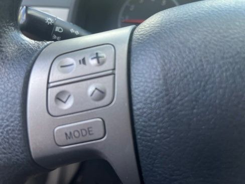 Used 2012 Toyota Corolla LE image 17