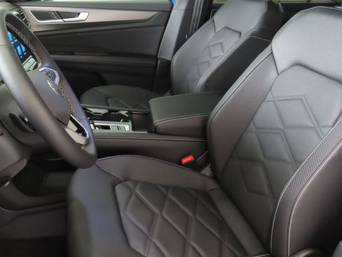 New 2026 Volkswagen Atlas Cross Sport SE FWD image 12