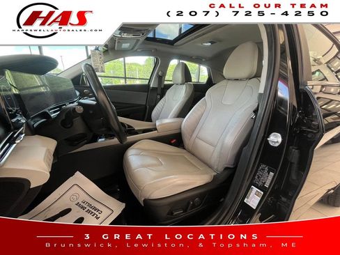 Used 2023 Hyundai Elantra Limited w/ Cargo Package FWD image 10