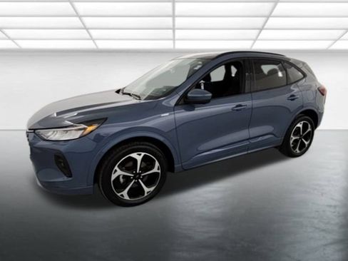 Certified 2023 Ford Escape ST-Line Select w/ Tech Pack #2 image 3