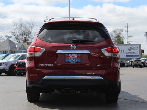 Used 2016 Nissan Pathfinder SV image 6