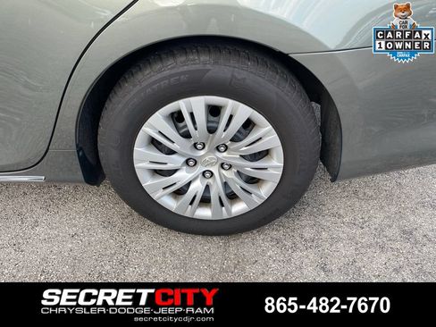 Used 2014 Toyota Camry LE FWD image 9