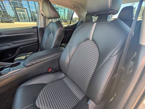 Used 2023 Toyota Camry SE image 18