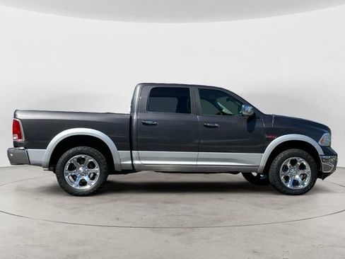 Used 2017 RAM 1500 Laramie w/ Convenience Group AWD/4WD image 3