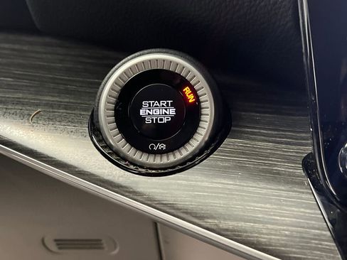 Used 2024 Jeep Wagoneer Series II w/ Flexible Seating Group image 58