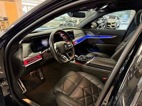 Used 2024 BMW 740i w/ Premium Package RWD image 10