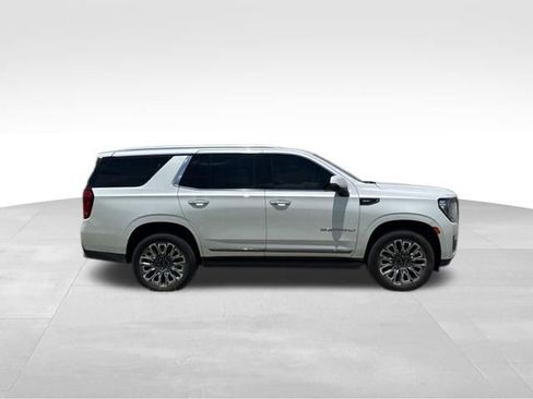 Used 2023 GMC Yukon Denali Ultimate w/ LPO, Floor Liner Package AWD/4WD image 3