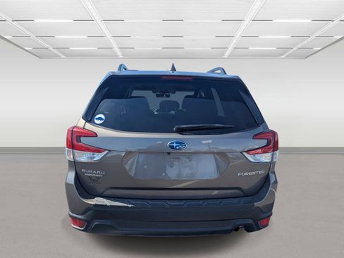 Used 2020 Subaru Forester Premium image 4