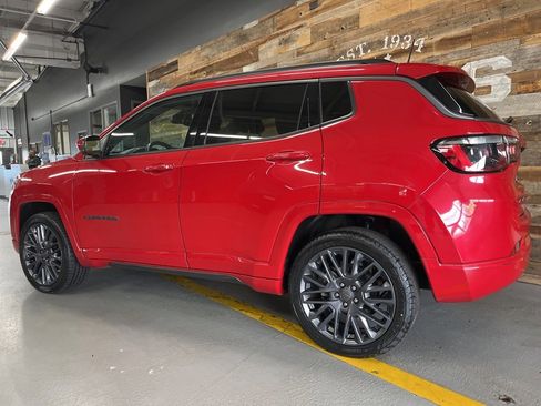 Used 2022 Jeep Compass Limited image 19