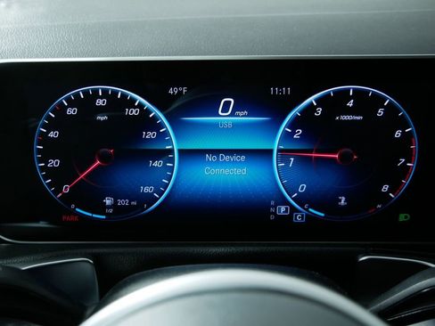 Used 2021 Mercedes-Benz GLB 250 4MATIC image 29