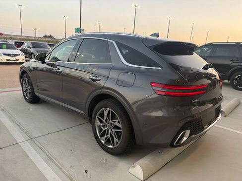 Used 2022 Genesis GV70 2.5T w/ Advanced Package AWD/4WD image 7