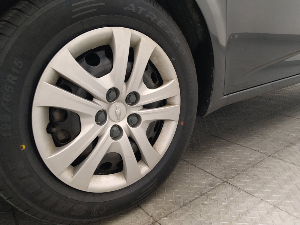 Used 2020 Chevrolet Sonic LT FWD image 31