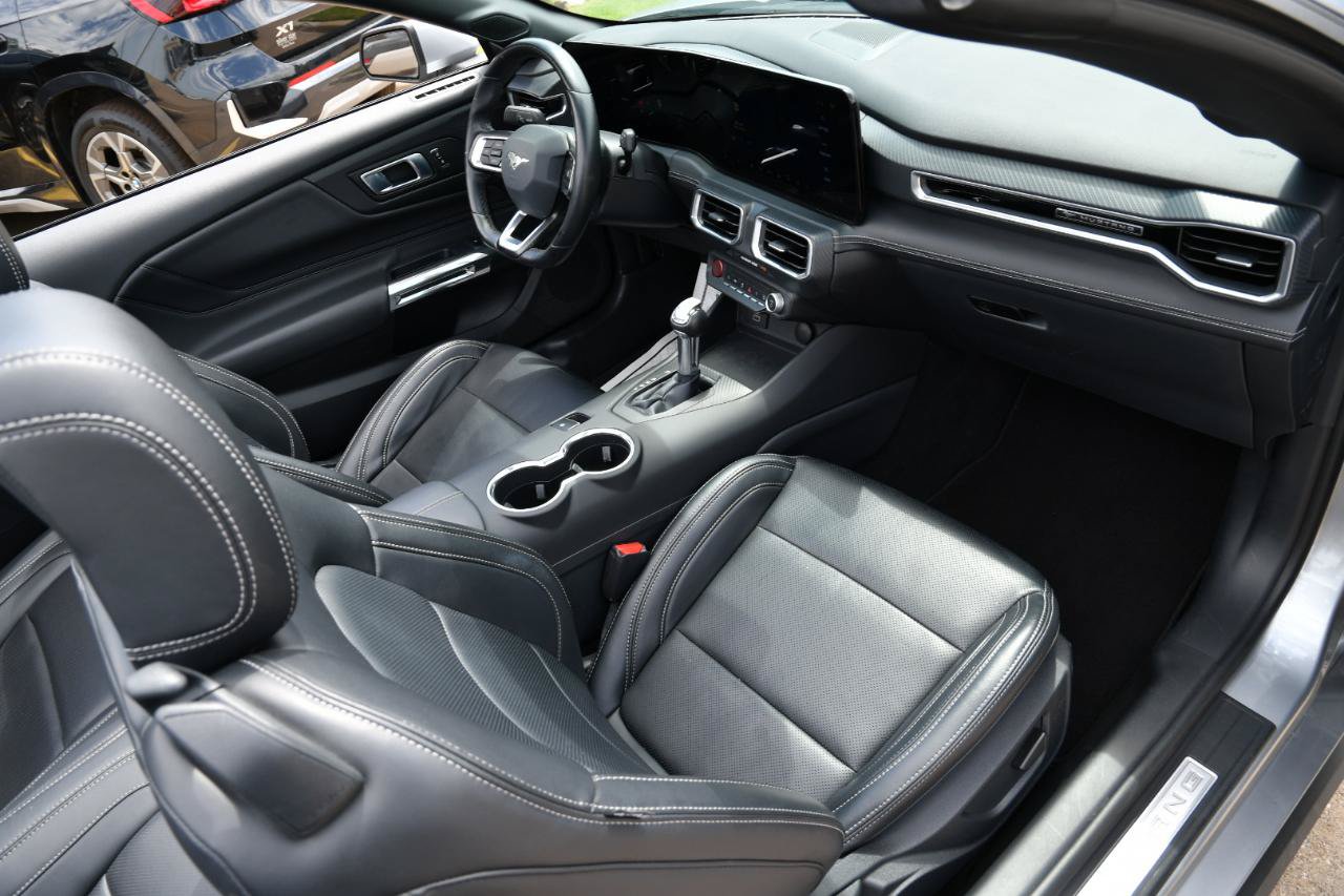 Used 2025 Ford Mustang Premium RWD image 26
