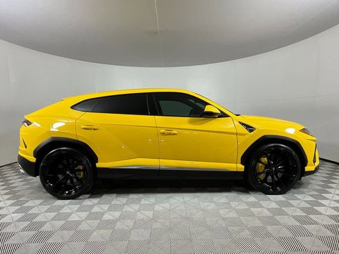 Used 2022 Lamborghini Urus Base image 5