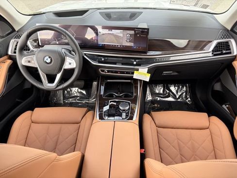 New 2026 BMW X7 xDrive40i AWD/4WD image 14