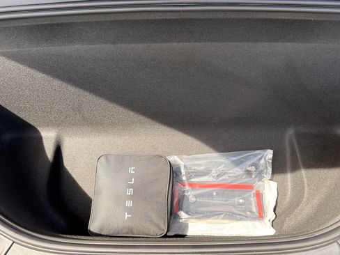 Used 2023 Tesla Model X AWD/4WD image 18