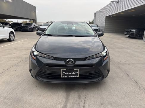 Used 2025 Toyota Corolla LE image 2