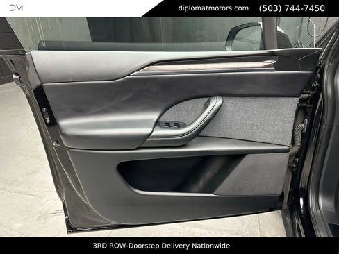 Used 2022 Tesla Model X image 22