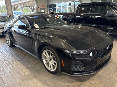 Used 2024 Ford Mustang GT Premium image 2