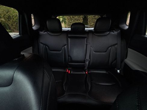 Used 2025 Jeep Compass Limited AWD/4WD image 38