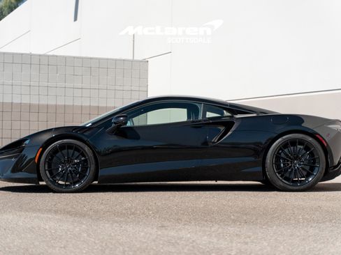 New 2026 McLaren Artura image 4