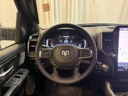 Used 2025 RAM 1500 Laramie AWD/4WD image 7