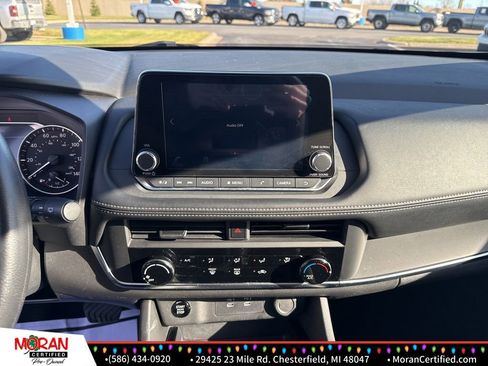 Used 2024 Nissan Rogue S image 15