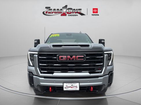 Used 2025 GMC Sierra 2500 AT4 image 2