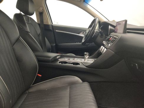 Used 2022 Genesis G70 3.3T RWD image 21