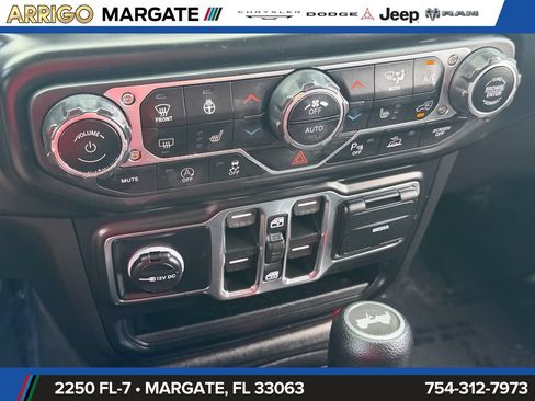 Used 2021 Jeep Wrangler Unlimited Sport AWD/4WD image 25