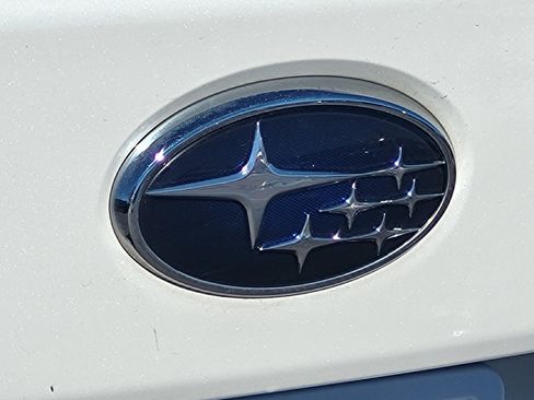 Used 2017 Subaru Outback 2.5i Premium image 11