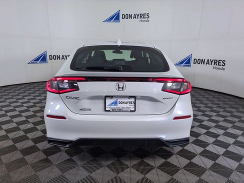 Used 2023 Honda Civic Sport image 4