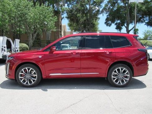 Used 2024 Cadillac XT6 Sport w/ Technology Package AWD/4WD image 5